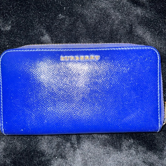 Burberry wallet - Picture 1 of 3
